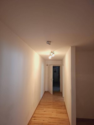 2-Zimmer Wohnung mit Balkon und Keller, Stellplatz