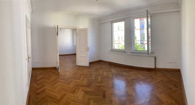 Helle 4-Zimmer-Jugenstilwohnung, Nähe Rosenau Park