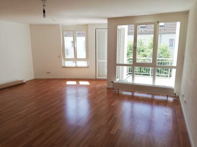 Helle, freundliche 1-Zi-Whg. mit Balkon & Küchenzeile – Markkleeberger See ca. 15 min zu Fuß