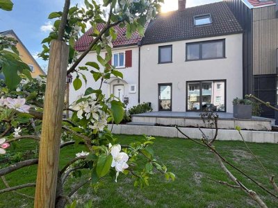 Komplett kernsaniertes RMH in fußläufiger Nähe zum See