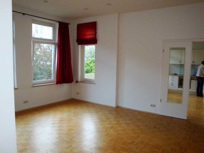 ZUM VERLIEBEN!! Großzügige 2-Zi. in Nähe Blücherplatz.