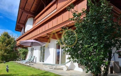 Zweifamilienhaus mit Innenpool in Niederndorf
