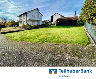 Zweifamilienhaus zauberhaft am Waldrand in Adelsdorf-Neuhaus