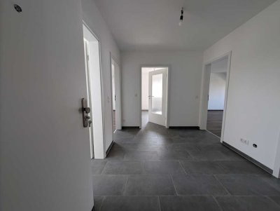 Attraktive und vollst. renovierte 3-Zimmer-Dachgeschosswohnung