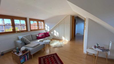 Wunderschöne 4-Zimmer-Maisonette-Wohnung mit Balkon und Gartennutzung