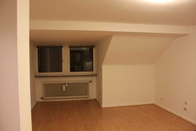 3-Zimmer helle Dachgeschosswohnung in zentraler Lage