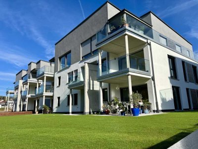 4-Zi. OG-Wohnung mit Einbauküche, Eicheparkett, Designwaschbecken, Glasduschtrennwand usw.