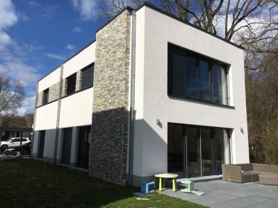 Modernes Wohnhaus am Waldrand südlich von Aachen