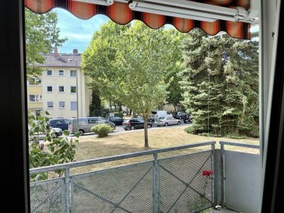 Modern Saniert: Helle 3ZKB Wohnung mit EBK und Balkon in Eschersheim