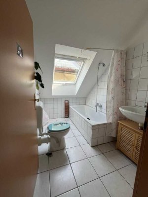 Freundliche und neuwertige 2-Raum-DG-Wohnung in Zimmern ob Rottweil Horgen