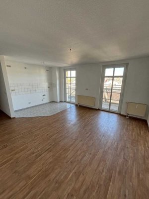 Großzügige 2-Raumwohnung mit Balkon in Gera / Karl-Liebknecht-Straße 1c / WE 32