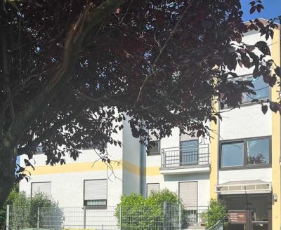 Lichtdurchflutete 4-Zimmer-Wohnung  in zentraler ruhiger Wohnlage mit viel Grün