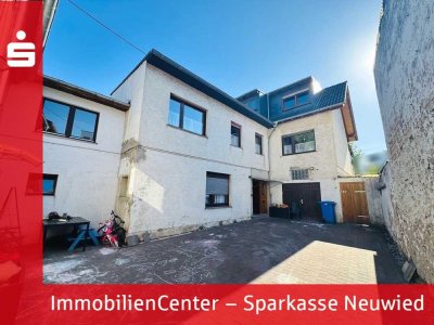 2 technisch sanierte EFHs auf einem Grundstück in zentraler Lage