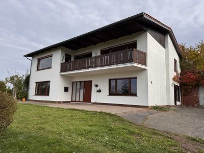 Schönes Haus mit großem Grundstück und einer Traumfernsicht