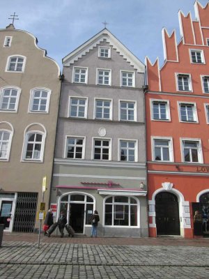 ***Tolle Lage direkt in der Altstadt*** 1 Zimmer DG-Wohnung mit offener Küche *** EBK*** Speicher