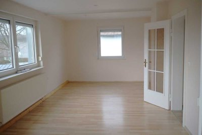 schöne, helle 3-Zimmer-Wohnung mit Balkon in Waldershof