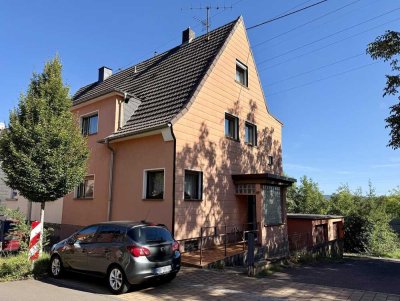 Doppelhaushälfte mit Garten und Doppelgarage in Völklingen-Wehrden!