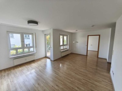 Geschmackvolle, modernisierte 2-Raum-Hochparterre-Wohnung mit EBK in Holzgerlingen
