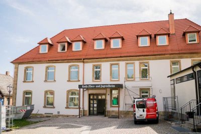 Eschenbach . sanierte 2 Zi-DG-Wohnung mit WBS Stufe II im ehem. Pfarrheim