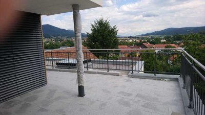 Stadtzentrum! 2-Zimmer Wohnung mit großer Dachterrasse!