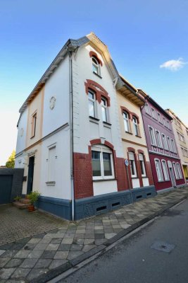 Top 2,5 Zi-Whg (1 Schlafzimmer) mit geschlossener Loggia im 1. OG eines 3 Parteien-Altbaus in Hilden