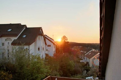 Schöne, helle 2-Zimmer-DG-Wohnung im Grünen mit Balkon und tollem Ausblick in Stuttgart-Sillenbuch