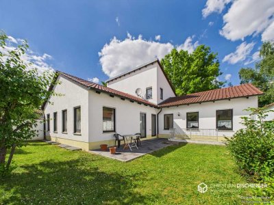 Winkelbungalow in Bestlage mit Einliegerwohnung – ruhig, großzügig, bezugsfrei