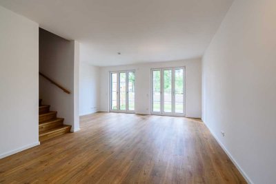 Besichtigung am Sonntag, 03.08./15.00 Uhr! Attraktives Haus im Grünen !!