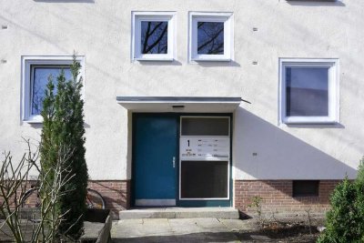 4-Zimmer-Wohnung mit Tageslichtbad und Gäste-WC // 2.OG links