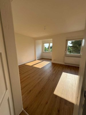 Erstbezug nach Sanierung - 3 Wohnung mit Altbaucharme