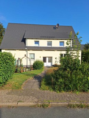 Schöne 2,5 Zimmer Wohnung in ruhiger Lage mit Gartenanteil