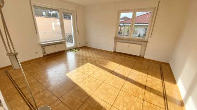 Schöne 3 ZW mit 35 m² Terrasse in ruhiger Lage