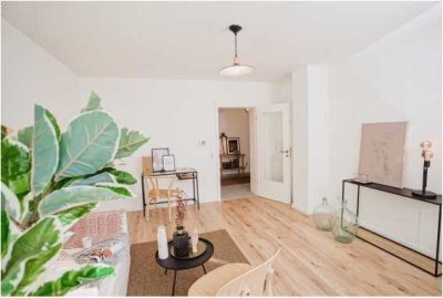 3-Raum-EG-Wohnung mit gehobener Innenausstattung mit Balkon und EBK in Aalen. Noch in Renovierung!!!
