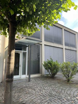Schönes Stadthaus mit gehobener Innenausstattung in Mitten des Westends, Büronutzung möglich