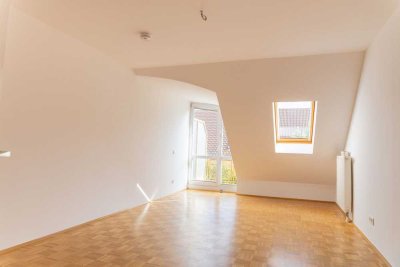 Parkettboden! 3 Zimmer Dachwohnung mit Ausbaumöglichkeit