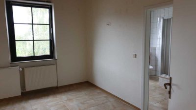 WG-Zimmer inkl. eigenem Bad in 4er WG ab 01.07.2025 zu vermieten in Uninähe Homburg