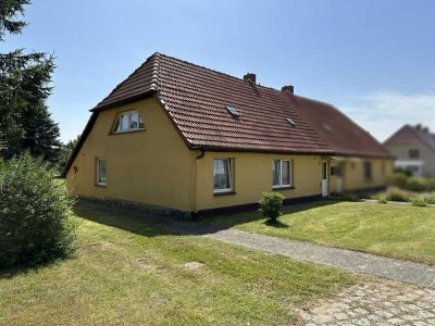 ** Reserviert ** Doppelhaushälfte mit schönem Grundstück, Potential & Ausbaureserve!