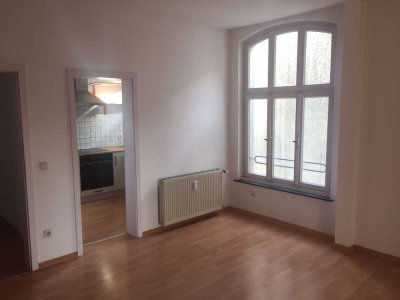 Schöne großzügige und zentrale Wohnung! Mit Einbauküche!!!