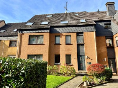 RUHIG UND STADTNAH: ERDGESCHOSSWOHNUNG MIT TERRASSE UND GARAGE !!!