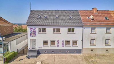 Einzigartiges, saniertes Zweifamilienhaus in Bestlage