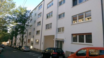 Neu Renovierte 3 1/2 Z.-Whg. (K/D/B) mit Balkon, Nähe Stadtgarten & Allg. Krankenhaus