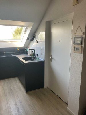 Freundliche und neuwertige 2-Zimmer-DG-Wohnung in Dortmund