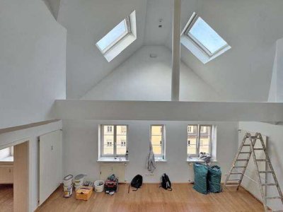 Dachgaleriewohnung in Neuhausen - Wohnküche - Altbau - 3,5 Zimmer plus Galerie