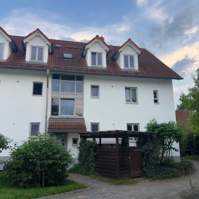 3-Zimmer Dachgeschosswohnung in ruhiger Spielstraße mit Tiefgaragenstellplatz