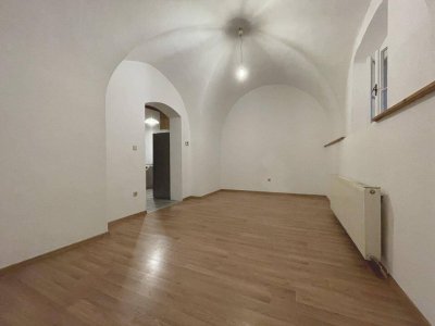 2 - Zimmer Wohnung mit nostalgischem Flair inkl. Heizkostenpauschale