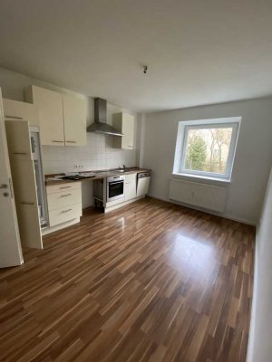 *Giesing* 3 Zimmer * Wohnküche mit EBK * Bad mit Wanne * Keller *