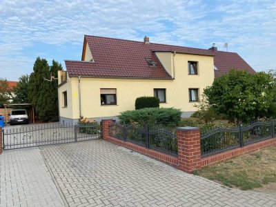 Familienfreundliches Wohnen mit Komfort - Einliegerwohnung möglich