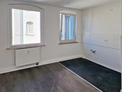 Top Zustand - Frisch renovierte 2 Zimmer-Altbauwohnung in Fürth