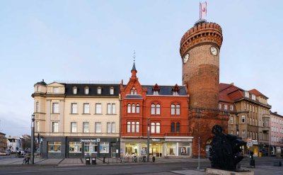 Exklusive Altbauwohnung, top saniert, Dielenboden, zentrale Lage - als Wohnung oder Büro