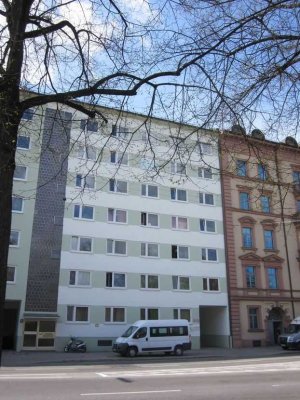 1-Zimmer Wohnung im 4. OG mit Aufzug in München Lehel